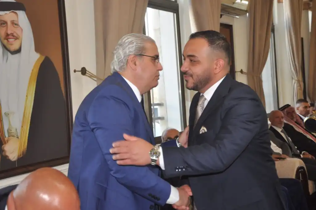 الفراهيد والفايز نسايب  الوزير البدور طلب وجد العروس فيصل  الفايز اعطى