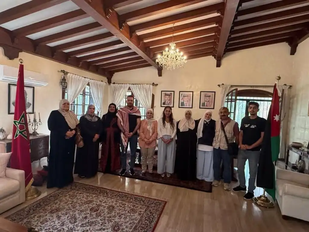 السفيرة غنيمات تستقبل وفدا من الجمعيات التعاونية الأردنية