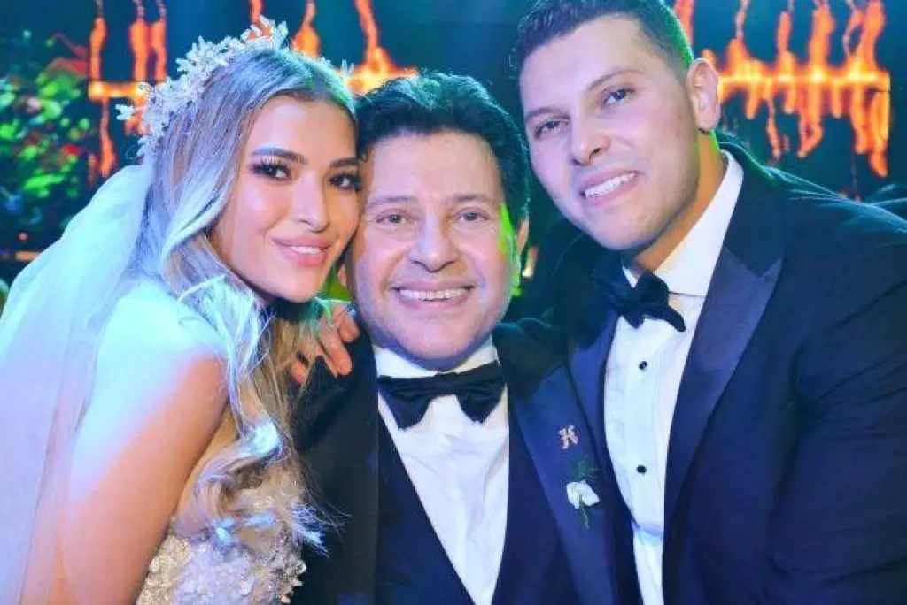 بالفيديو .. بحضور الوزراء و نجوم الفن والمشاهير ..عمرو دياب يشعل زفاف نجل هاني شاكر
