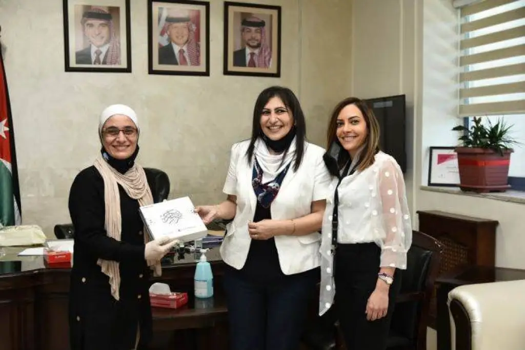 سيتي مول يعايد الطاقم الطبي لمستشفى الأمير حمزة