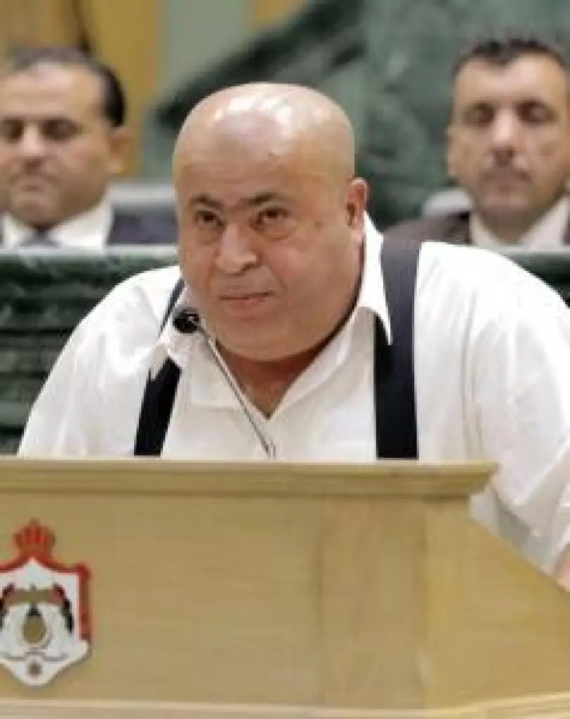*خليل عطية.. البلدوزر الذي لم تروضه مقاعد الاحتياط*