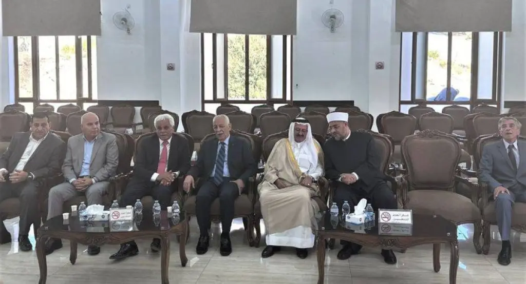 مندوبا عن الملك وولي العهد.... العيسوي يعزي عشيرة الحياري
