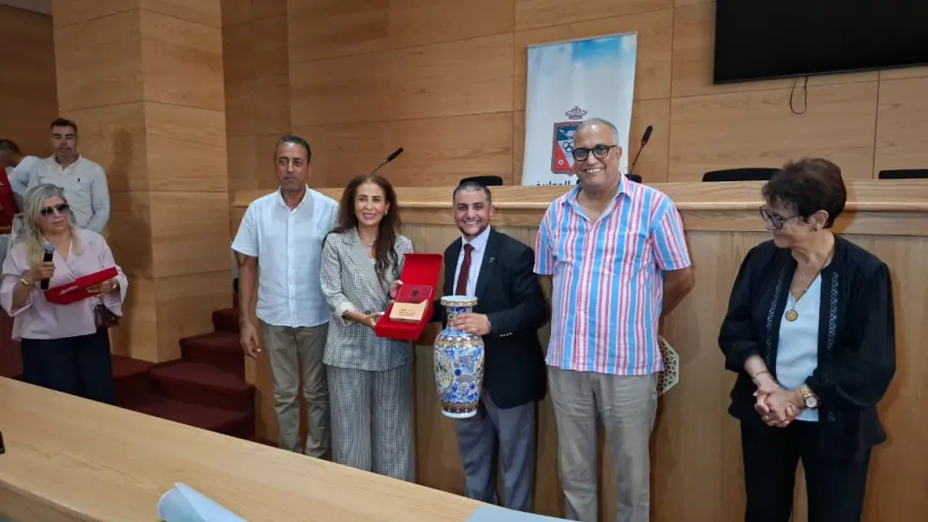 بمشاركة أردنية ودولية.. وحضور السفيرة غنيمات تدشين جدارية فسيفسائية ضخمة احتفاءً بمئوية "سوق المعاريف" في الدار البيضاء