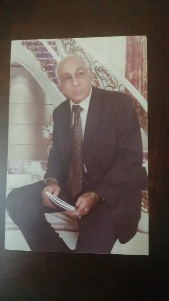 صدر حديثا للاديب الدكتور مظهر محمد ياسين كتاب بعنوان ( زنابق المطر)