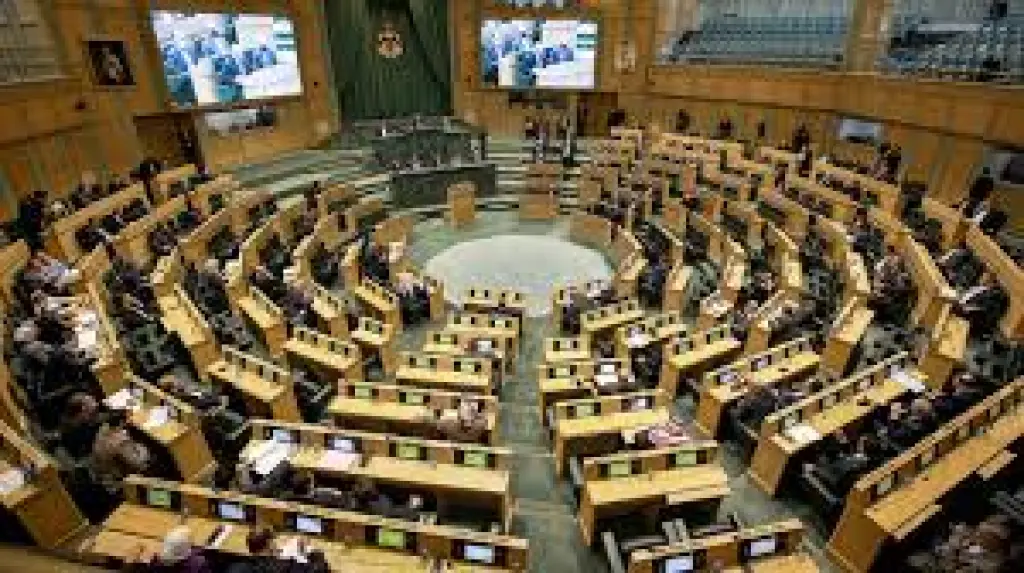 الإدارية النيابية تبحث ملف موظفي شراء الخدمات في التلفزيون الأردني