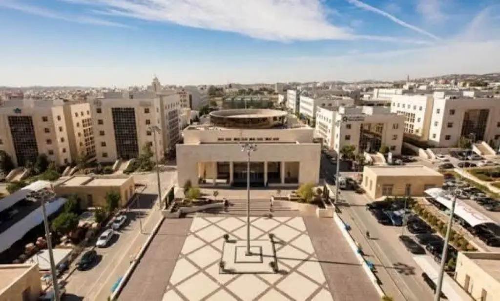 توضيح صادر عن مجمّع الملك الحسين للأعمال حول النظام الجديد لإدارة مواقف السيارات