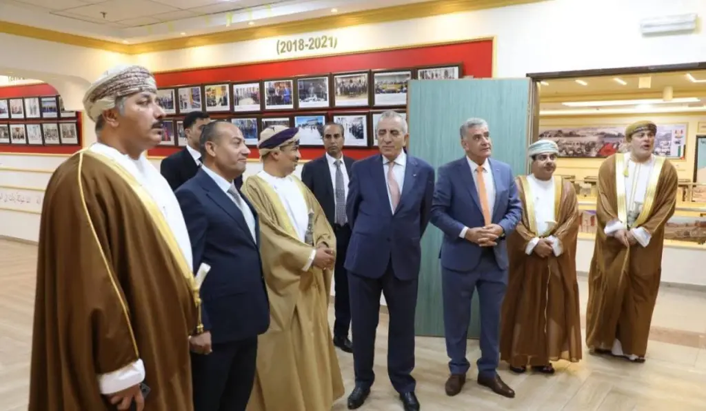 الرواشدة يصطحب وزير الإعلام العُماني بجولة ميدانية إلى المكتبة الوطنية للاطلاع على دورها الثقافي والمعرفي