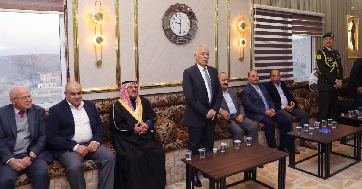مندوبا عن الملك وولي العهد.. العيسوي يعزي النابلسي والجوارنة والزغول والطراونة