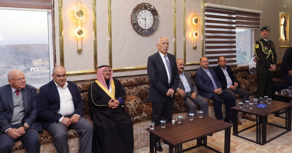 مندوبا عن الملك وولي العهد.. العيسوي يعزي النابلسي والجوارنة والزغول والطراونة
