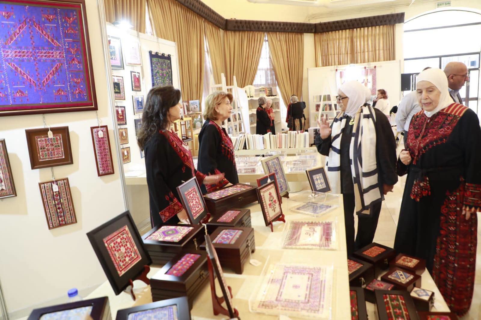 مندوبةً عن الرواشدة .. الشمالية ترعى افتتاح معرض مركز التراث الفلسطيني السادس عشر