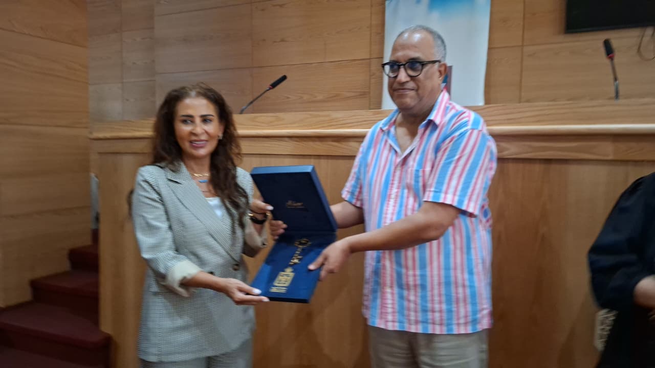 بمشاركة أردنية ودولية.. وحضور السفيرة غنيمات تدشين جدارية فسيفسائية ضخمة احتفاءً بمئوية "سوق المعاريف" في الدار البيضاء