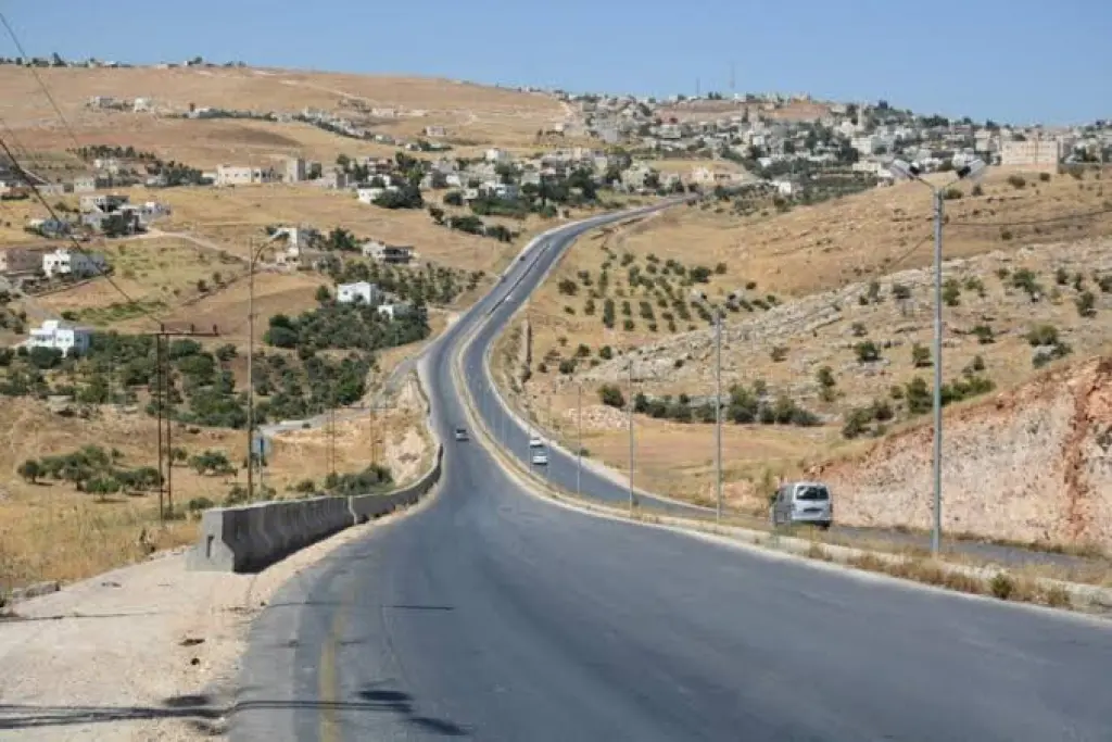بحضور النائب الجراح ..وزير الشباب يلتقي أبناء لواء المزار الشمالي