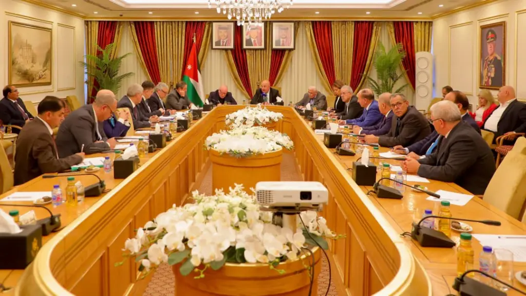 مالية الأعيان تبحث خطط ومشاريع وزارة النقل
