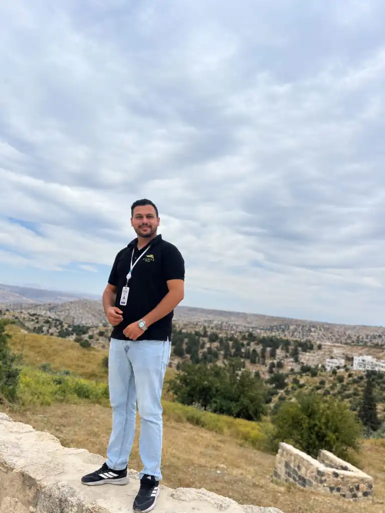 المهندس محمد كريشان.. في العقبة تقدم نموذجاً استثنائياً في الالتزام والكفاءة ببرنامج "أردننا جنة"