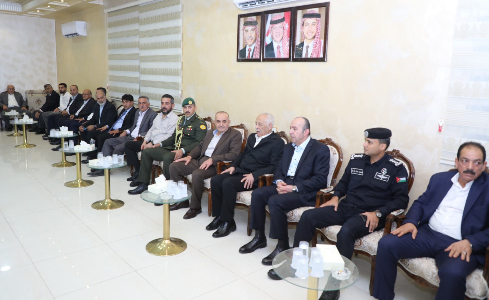 مندوبا عن الملك وولي العهد.. العيسوي يعزي عشيرة الوشاح