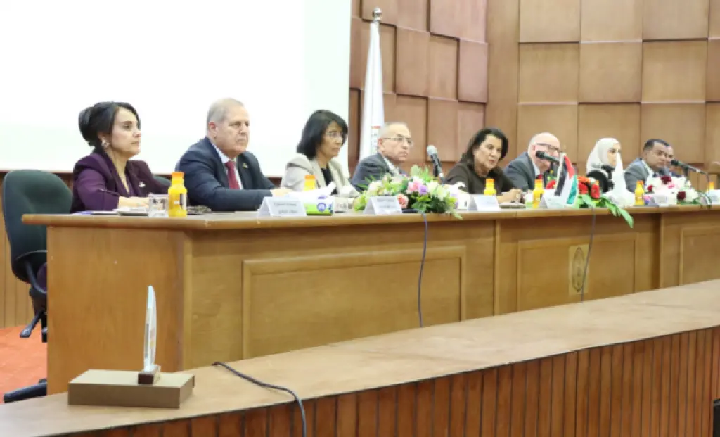 لجنة المرأة في الأعيان تشارك بحوارية في جامعة الطفيلة التقنية