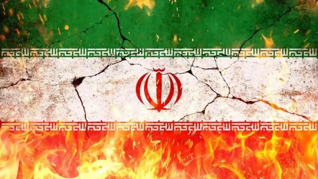 صراع يمزق القيادة الإيرانية .. بزشكيان غير متأكد من وجود مجتبى