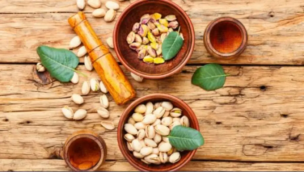 من المذاق إلى الرائحة .. الفستق الحلبي يدخل عالم العطور