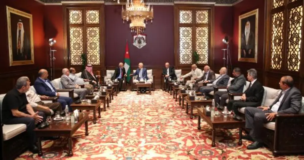 العيسوي يلتقي وفدا شبابيا من لواء وادي السير واخر من أبناء عشيرة أبو دية