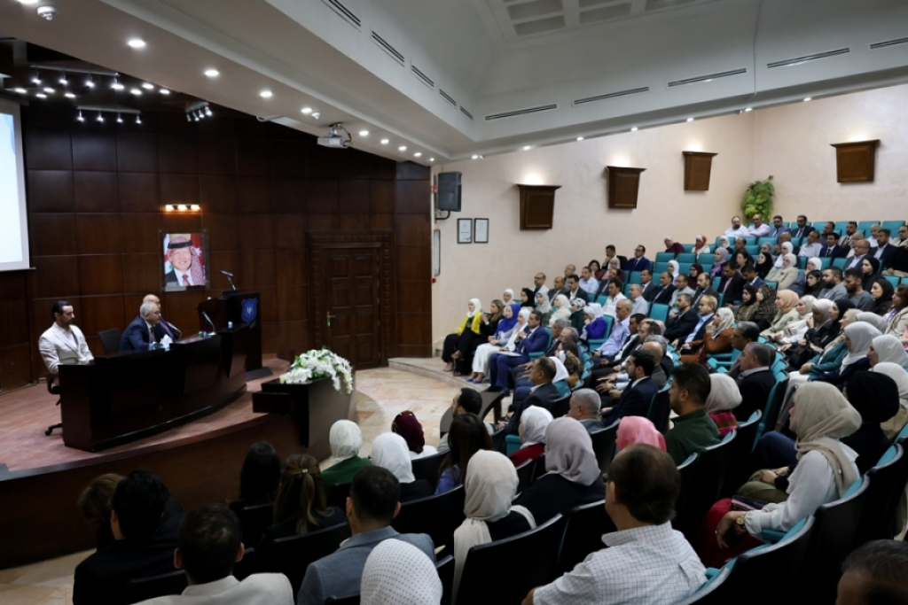 رئيس عمان الأهلية يلتقي أعضاء الهيئة التدريسية القدامى والجدد