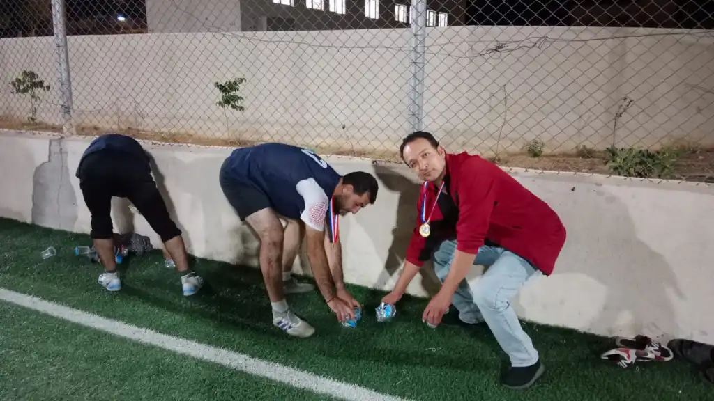 فريقا المركز شباب صخرة والنجوم عرجان ينفذان حملة نظافة وأعمالاً تطوعية.
