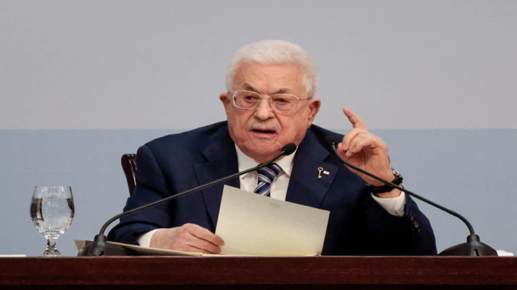 عباس: نحذر اليوم من خطر أكبر وهو تهديد حياة الشعب الفلسطيني على أرضه