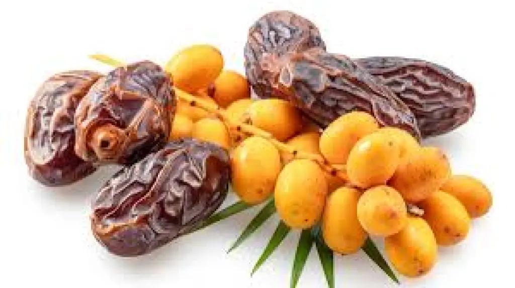 التمر الطازج أم المجفف.. أيهما الأفضل لصحتك؟