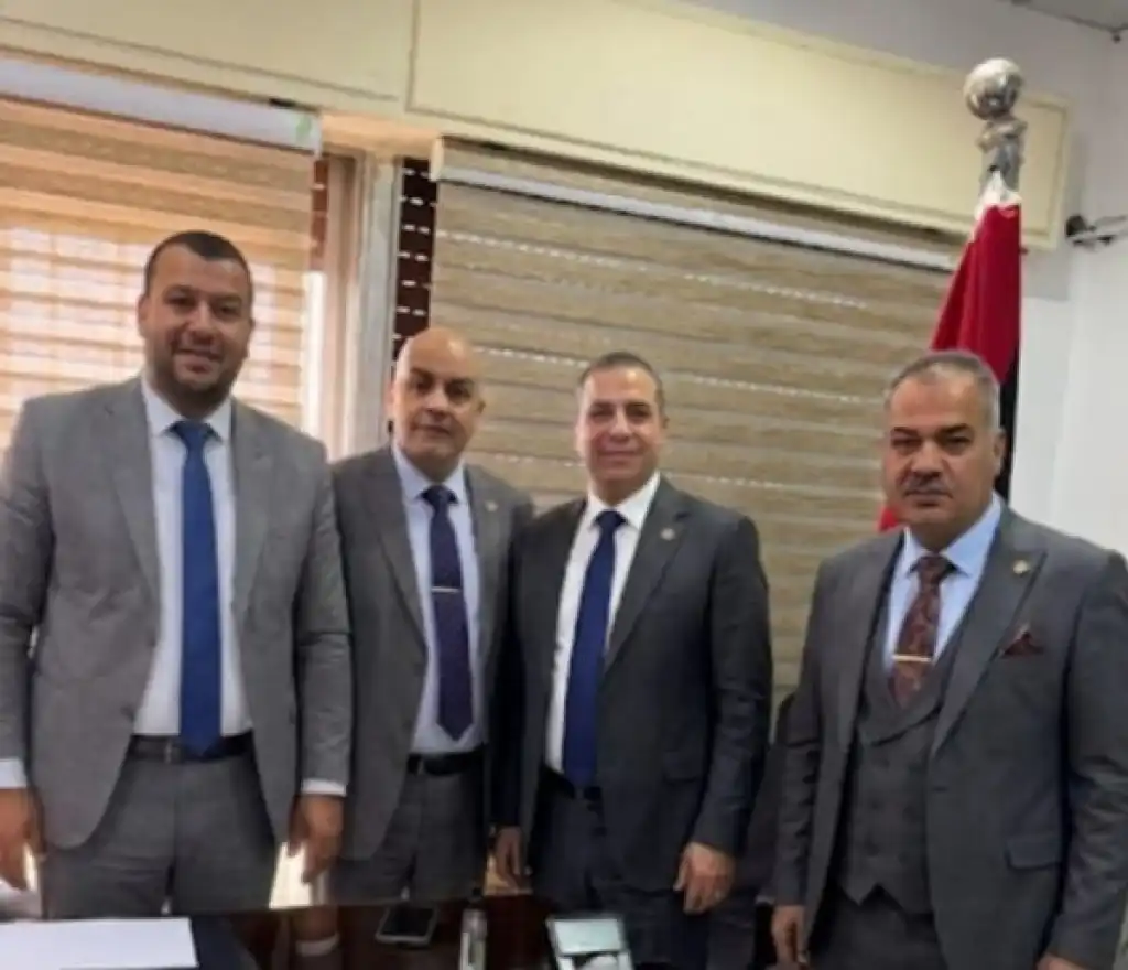 مكتب الأحوال المدنية والجوازات في منطقة جبل الحسين يحتفل بيوم العلم
