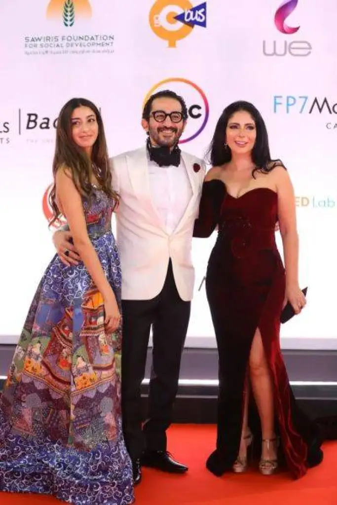 منى زكي توضح الحالة الصحية لأحمد حلمي