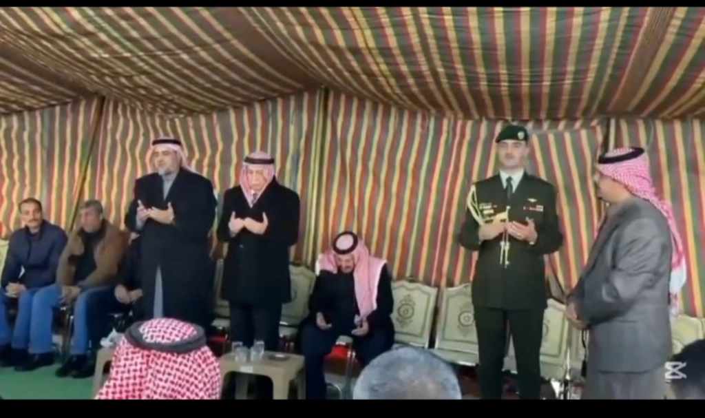 العيسوي  يعزي بوفاة الحاجة فاطمة غالي العجوري ام علي ..فيديو