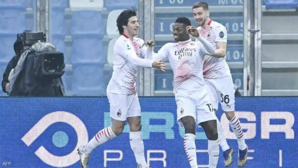لاعب ميلان الشاب يفاجئ الجميع ..(فيديو)