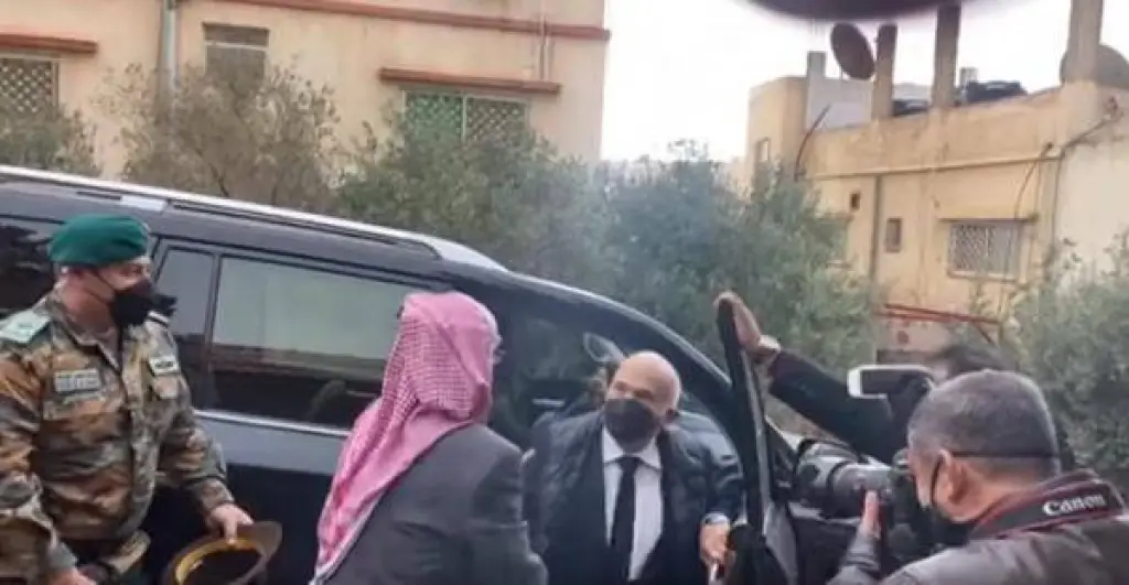 الأمير الحسن في دارة العقاربة (فيديو)
