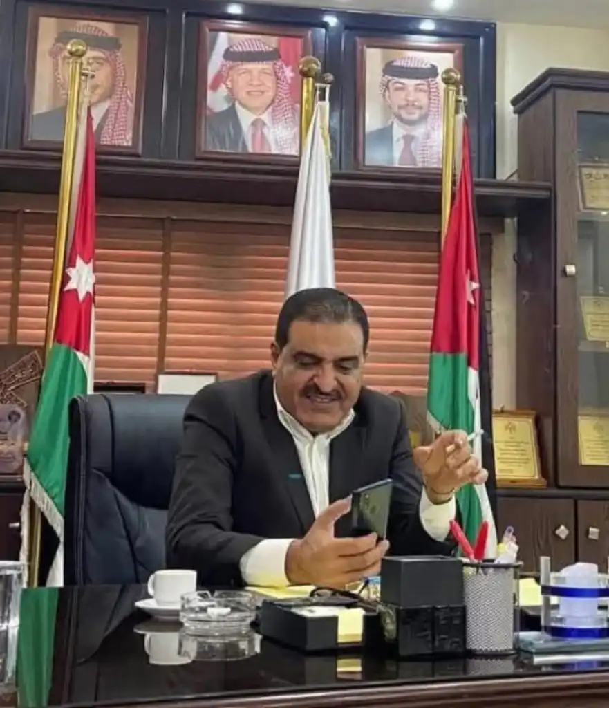 المقدم هارون العدوان يهنئ المحافظ  محيي الدين العدوان