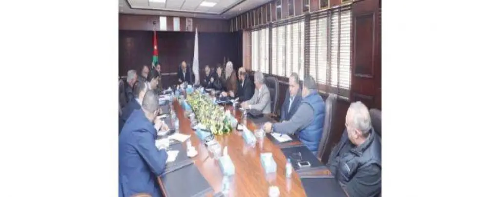 متضررو الباص السريع يدعون رئيس الوزراء لزيارتهم