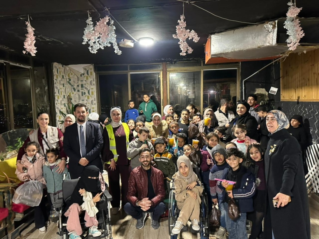 برعاية رجل الأعمال حمزة الشوابكة إفطار خيري يجمع المؤسسات الشبابية والجمعيات الخيرية