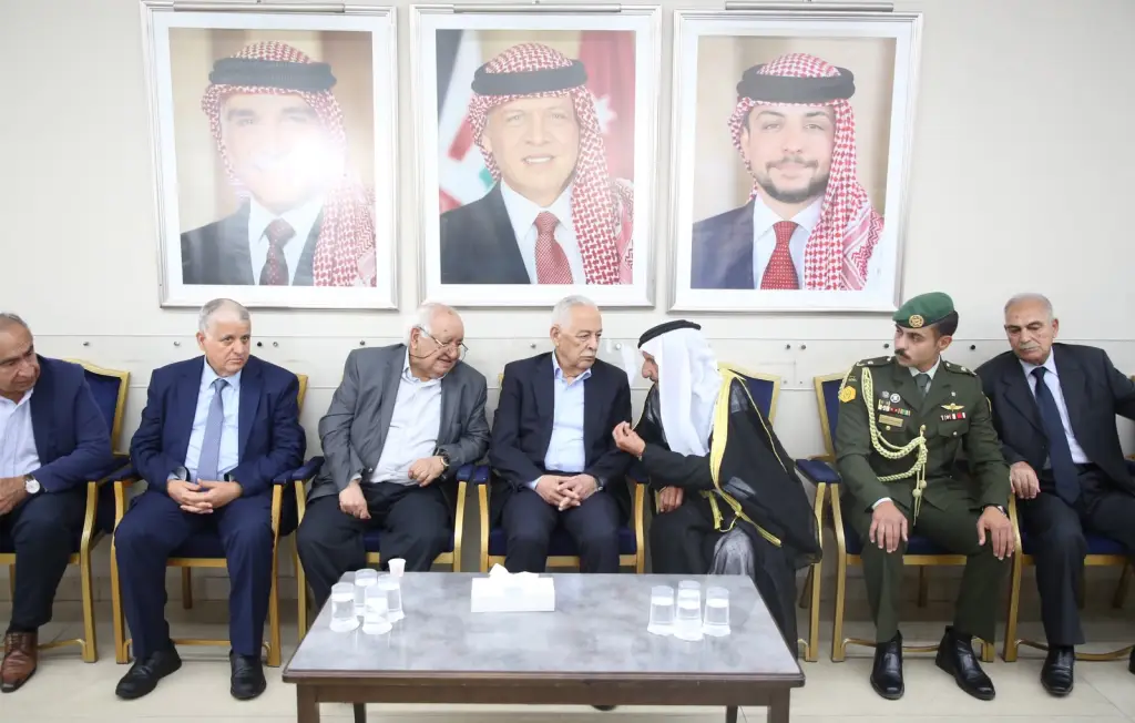 مندوبا عن الملك وولي العهد.. العيسوي يعزي عشيرة المعايطة