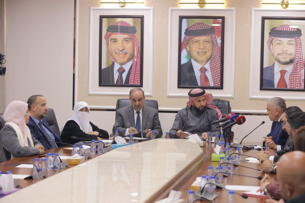 التعليم النيابية تطلع على الأداء الأكاديمي للجامعة الأردنية