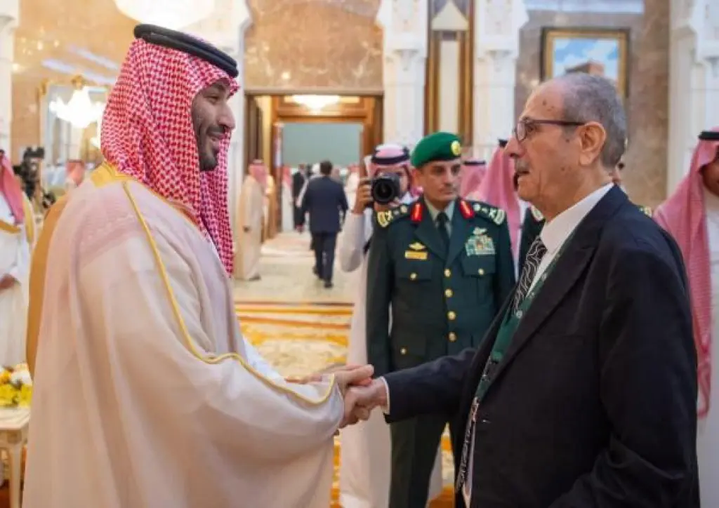 ولي العهد السعودي يستقبل والد الشرع