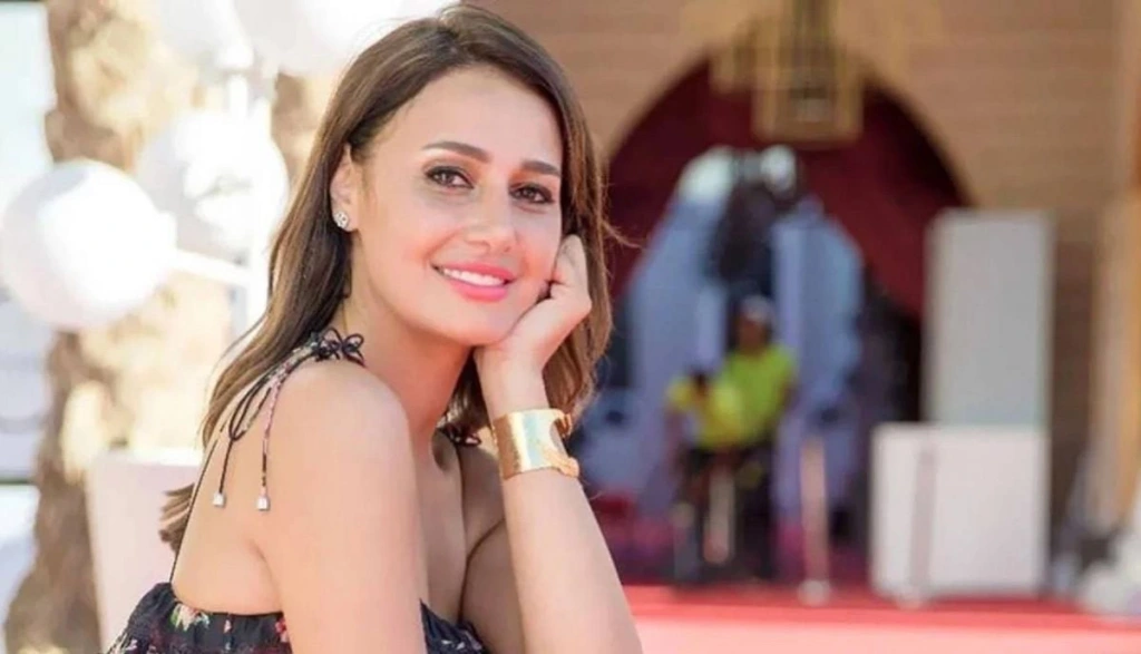 والد حلا شيحة يثير الجدل حول اعتزالها الفن