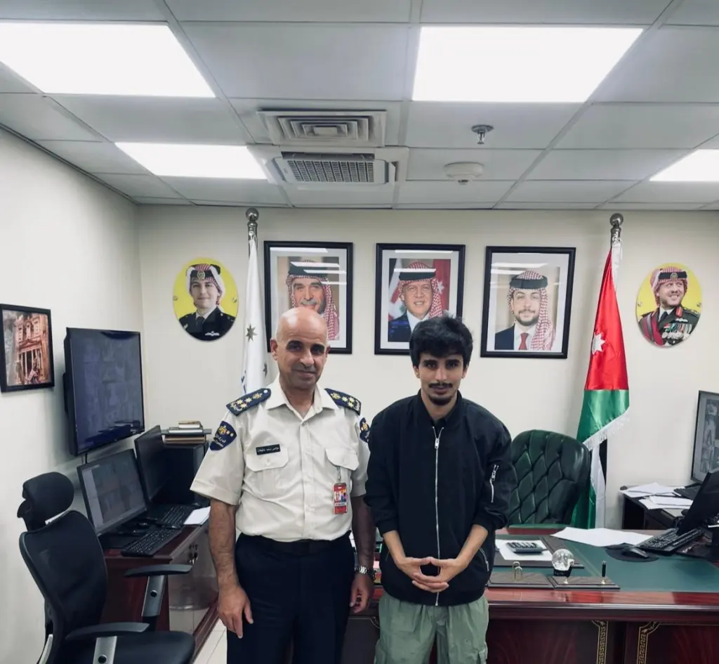 حسان يهنيء عطوفة العميد مؤنس بيك خليفات مساعد مدير عام الجمارك