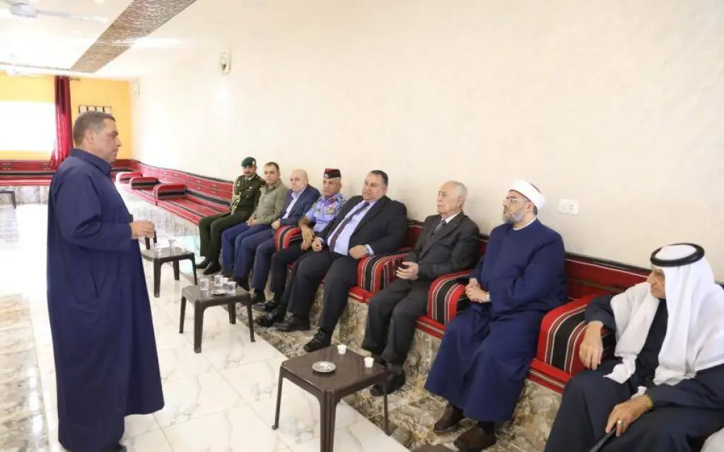 مندوبا عن الملك وولي العهد .. العيسوي يعزي بني خالد والمحارمة والعربيات والخليفات والخشمان والعدينات