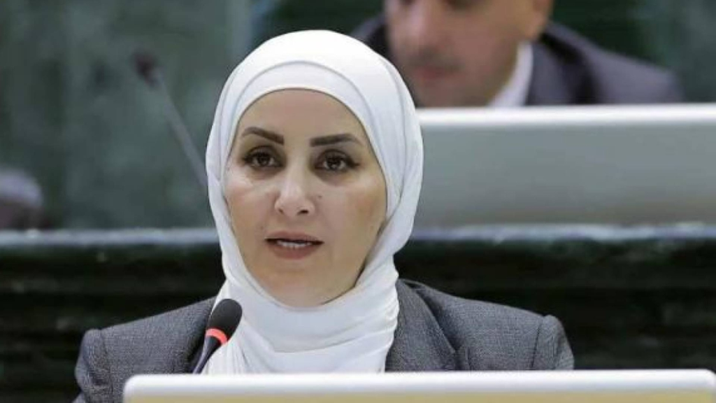 النائب رانيا أبو رمان: تدعو الحكومة لزيادة  رواتب الموظفين وحماية المتقاعدين  من العوز