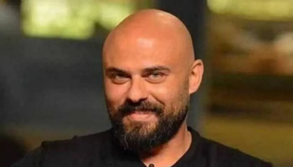 حكم قضائي يلزم أحمد صلاح حسني بتعويض مواطن بعد حادث سير