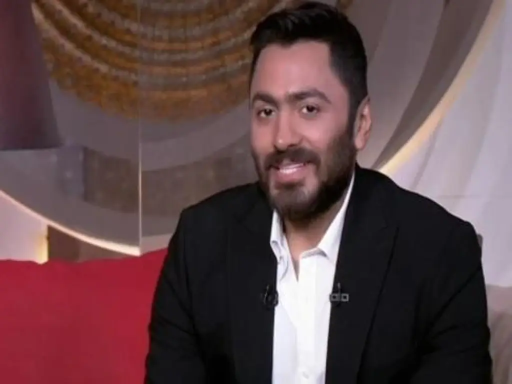 تامر حسني يكشف تفاصيل معاناته في بداية حياته - فيديو