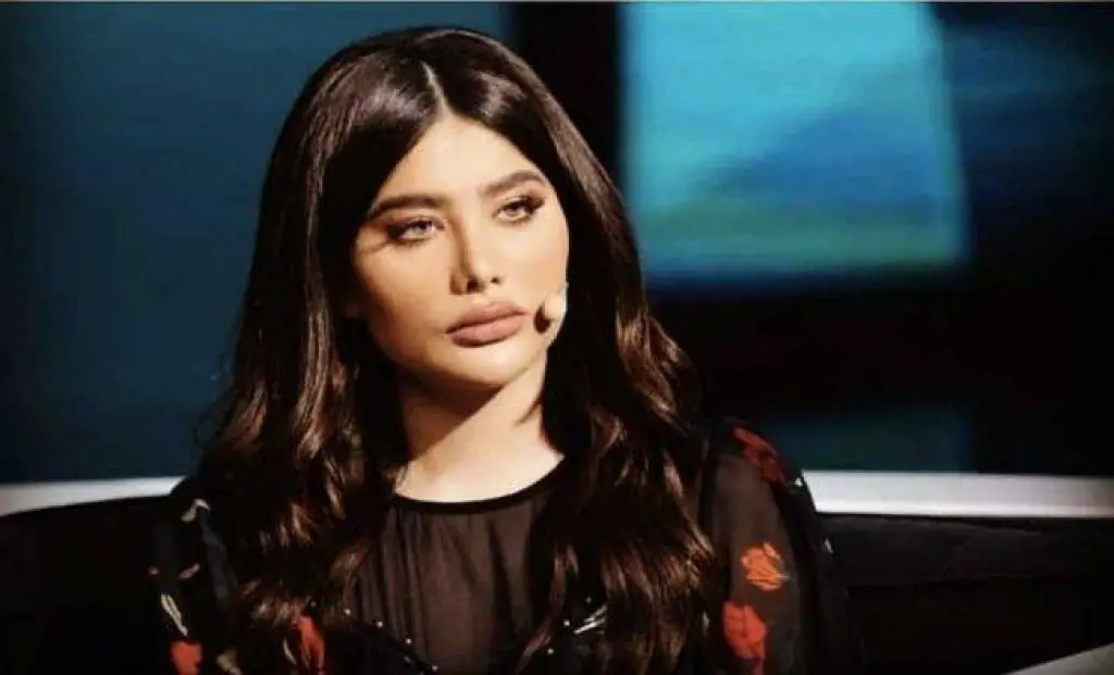 شاهد..طوني خليفة يستضيف قمر ويتصل بوالد انجي خوري لسؤاله عن اتهامها له بالتحرش!
