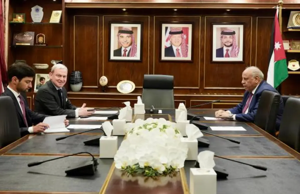 العين حماد يلتقي السفير الفرنسي