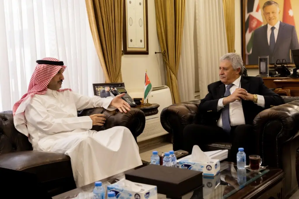 القطامين والمطيري يبحثان الاستعدادات لمؤتمر العمل العربي برئاسة الأردن
