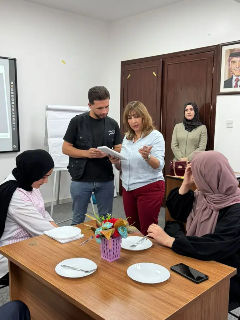 اختتام برنامج اللغة الإنجليزية للباحثين عن عمل في مركز شباب وشابات كفرنجة النموذجي