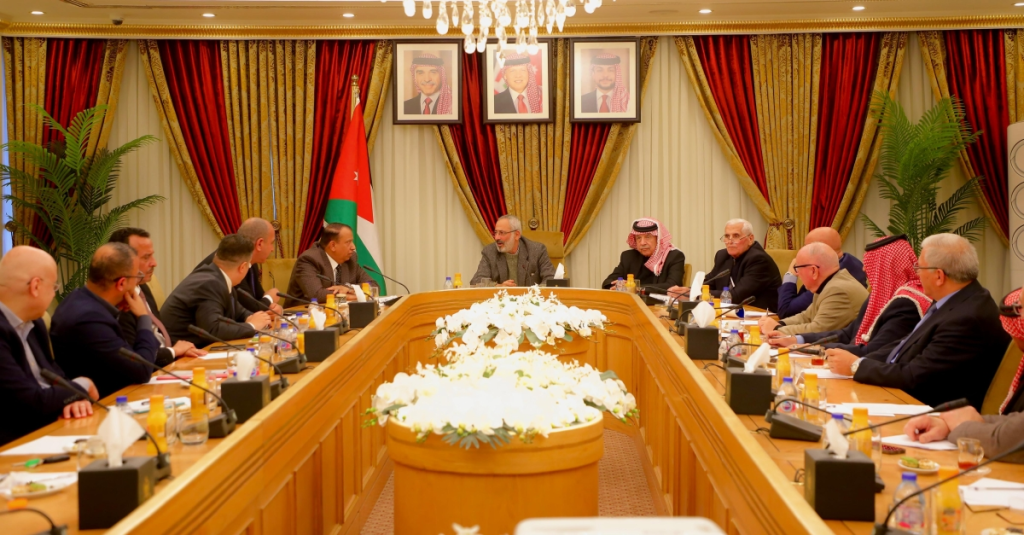 خدمات الأعيان تتابع واقع الشركات العاملة في قطاع التطبيقات الذكية