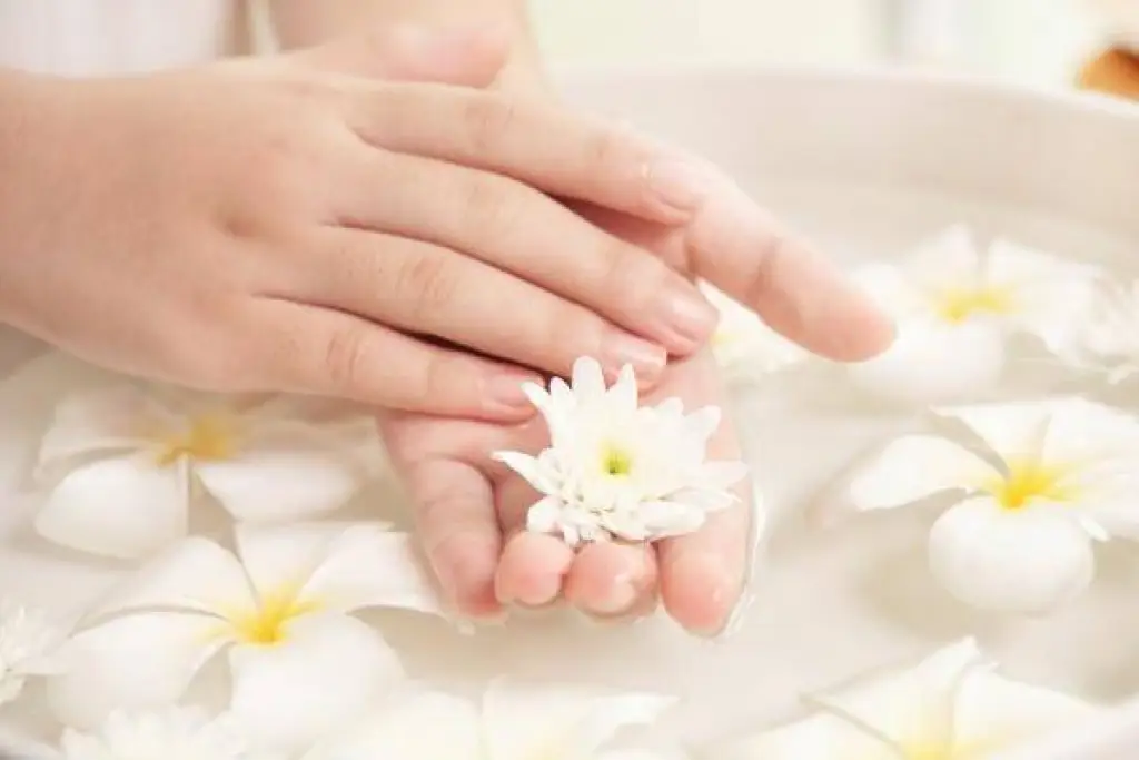 طرق تطويل الأظافر وتقويتها قبل عيد الأضحى .. نتائجها فعالة وسريعة